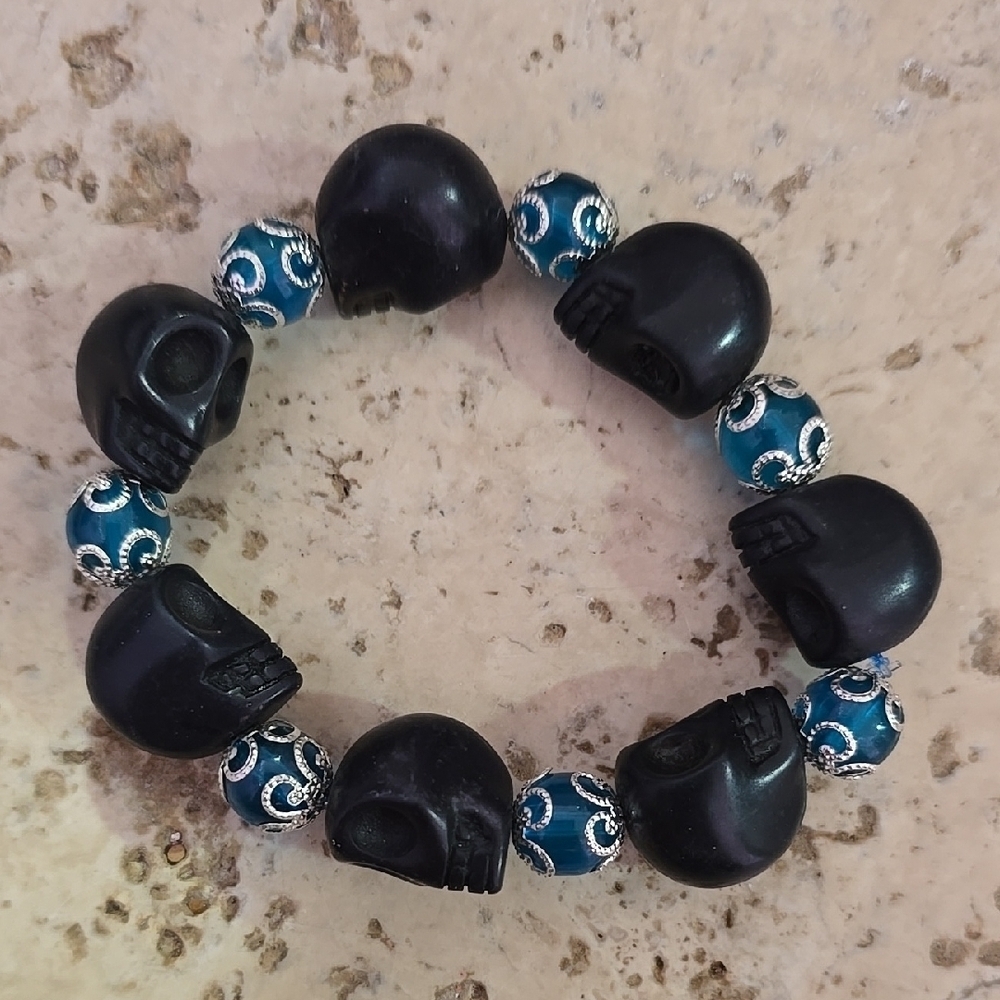 7.5in Skull Stretch Bracelet